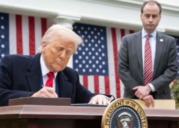 Claudia es estupenda, dice Trump. Luego, amenaza a México por deuda de agua con Texas