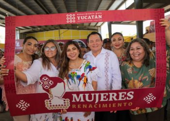 Mujeres Renacimiento reconoce lucha de madres autónomas