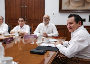 Gobierno de Yucatán y Banco Santander estrechan relaciones para impulsar proyectos estratégicos