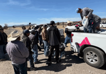 Entregan más de 1,200 apoyos alimentarios a familias del municipio de Temósachic