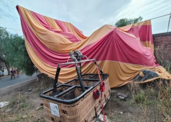 Se desploma globo aerostático que sobrevolaba Teotihuacán, hay al menos 14 heridos
