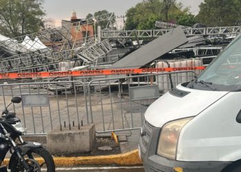Cae escenario donde se presentaría Alicia Villarreal en la Gustavo A. Madero, reportan varios heridos
