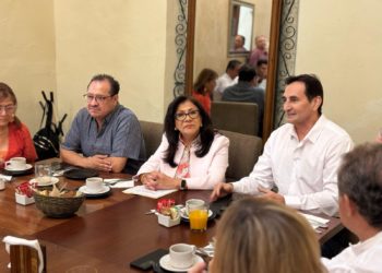 Magistrada Estela Fuentes Jiménez dialoga con arquitectos de Mérida sobre justicia y urbanismo