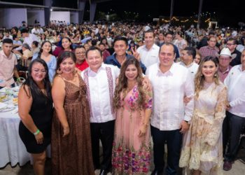 Reitera Gobernador de Yucatán diálogo permanente con maestros