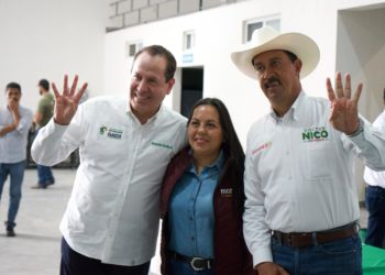 Eruviel Ávila promete respaldo al Dr. Nico en El Mezquital