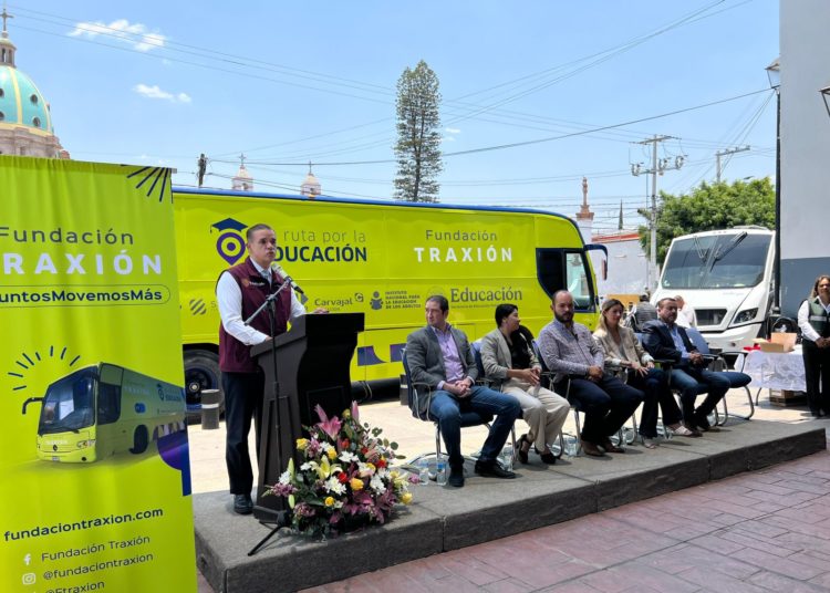 Renuevan en Querétaro la Ruta Educativa de Fundación Traxión para combatir el rezago