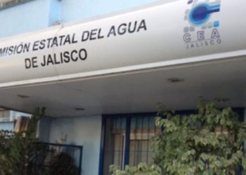 Millonario contrato de la CEAJ termina en manos de firma improvisada; vinculan a alto funcionario