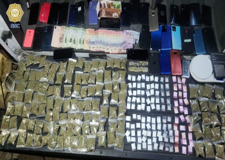 Detienen a cuatro personas con drogas y celulares en operativo de la SSC en Álvaro Obregón