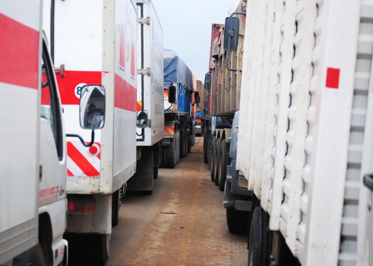 Acusan a funcionarios de Aduanas de frenar importaciones; convocan manifestación