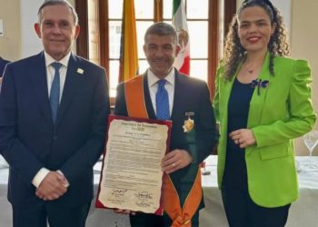 Senado de Colombia reconoce a Mauricio Tabe por su defensa de la democracia