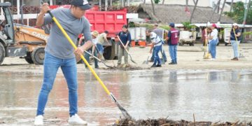 Inicia limpieza de playas afectadas por el huracán Erick: Sectur Oaxaca