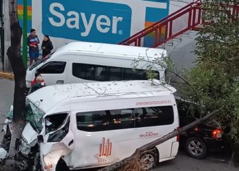 Choque múltiple deja 10 lesionados en la avenida Mario Colín, en Tlalnepantla