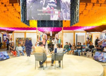 Destacan manejo y conservación del caracol púrpura como tinte natural en Expo Feria Artesanal 2025