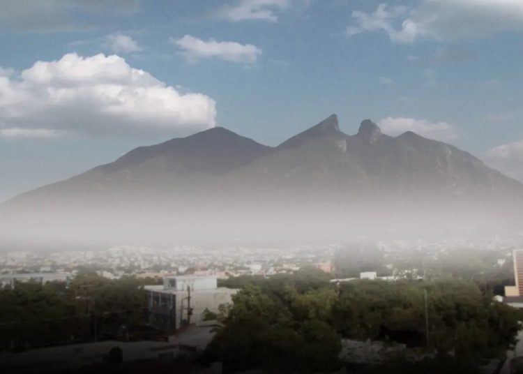Monterrey vuelve a monitorear su aire, pero persisten fallas en medición de partículas peligrosas
