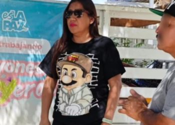 Regidora de La Paz viste camiseta alusiva a “El Chapo” Guzmán