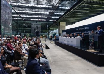 La Federación Mexicana de Futbol apuesta a la labor social para combatir rezago educativo de personas adultas