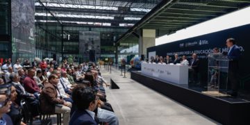 La Federación Mexicana de Futbol apuesta a la labor social para combatir rezago educativo de personas adultas