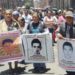 No damos cheque en blanco a Sheinbaum, señalan padres de normalistas desaparecidos