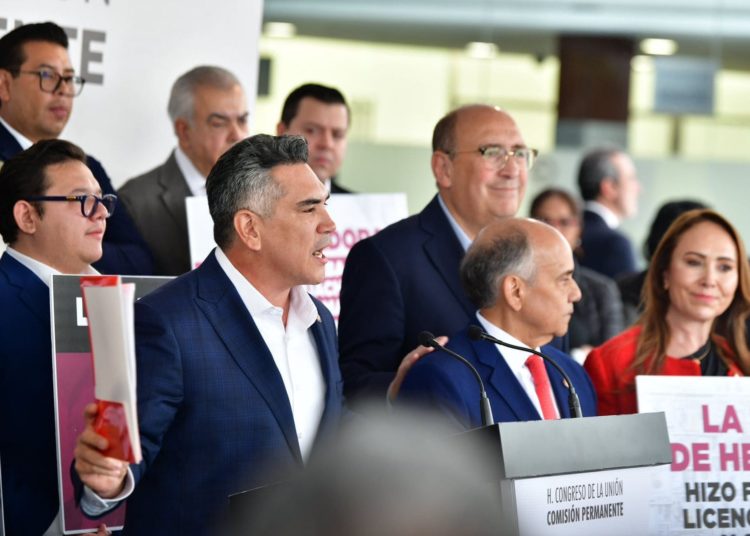 Denuncia PRI ante FGR a Adán Augusto, AMLO, Andy López Beltrán, gobernadores y ex gobernadores de Morena por vínculos con el crimen organizado