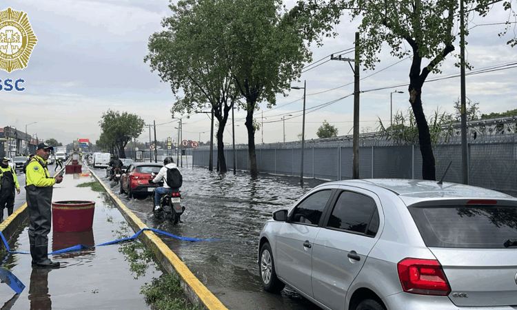 Persisten anegaciones en varias alcaldías de la Ciudad de México tras lluvias