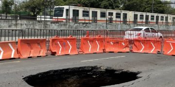 Comienzan a reparar socavón localizado en la Ignacio Zaragoza, alcaldía Iztacalco