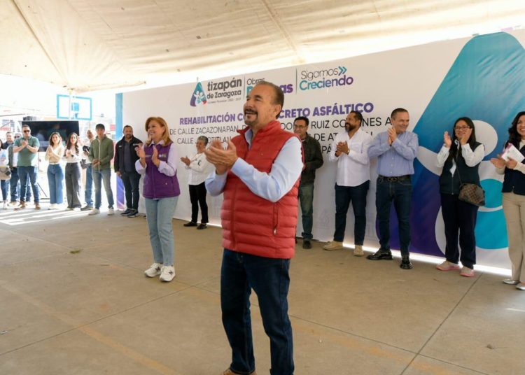 Gobierno de Pedro Rodríguez cumple a familias de Lomas de Atizapán: arranca obra clave de repavimentación