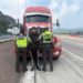 Agentes de la Guardia Nacional rescataron al operador de un tráiler y recuperaron su cargamento, tras el asalto que sufrió por parte de un presunto delincuente que fue detenido en flagrancia, en el Estado de México.