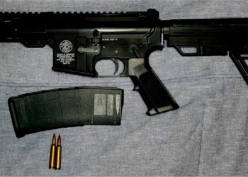 Caen dos hombres y una mujer en Iztacalco tras tres cateos de SSC; aseguran 887 dosis y cuatro armas de fuego