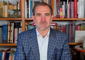 Lorenzo Córdova gana amparo para ser eliminado de libros de la SEP