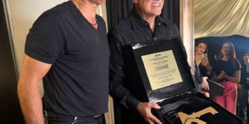 Chayanne recibe las llaves del municipio de Ahome y deja sus huellas para el Paseo de las Estrellas en Topolobampo