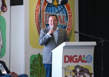 Alcalde de Suchiate revela que intentaron extorsionarlo con publicar un video suyo bailando vestido de mujer