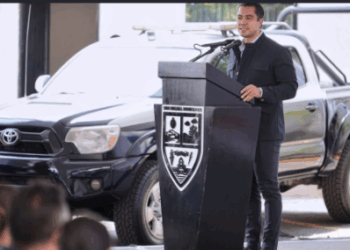 Refuerza Felifer Macías la seguridad metropolitana con la donación de vehículos a Huimilpan