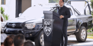 Refuerza Felifer Macías la seguridad metropolitana con la donación de vehículos a Huimilpan