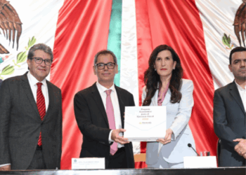 Cámara de Diputados recibe Paquete Económico 2026