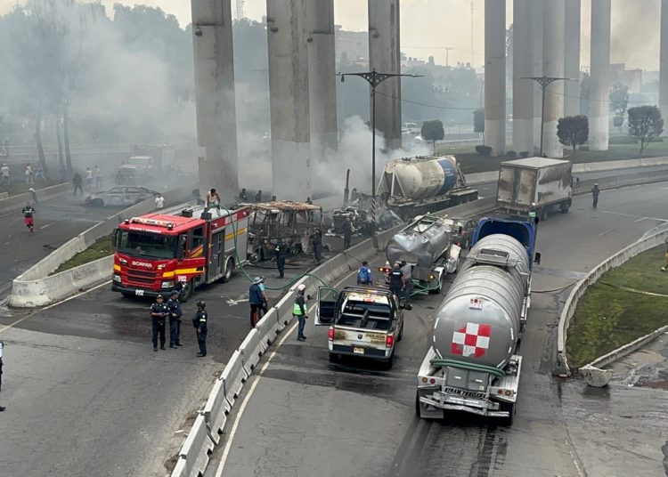 Asciende a 57 el número de heridos por explosión de pipa, 19 de ellos graves, informa Clara Brugada