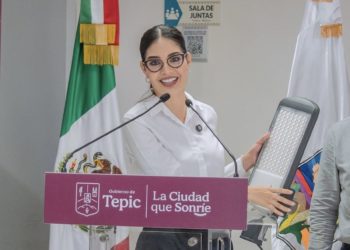 Iniciativa en el Senado contra el “nepotismo sentimental” toma impulso tras caso de Geraldine Ponce en Tepic