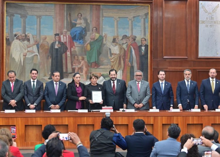 Gobernadora Delfina Gómez entrega Segundo Informe de Labores a Congreso mexiquense