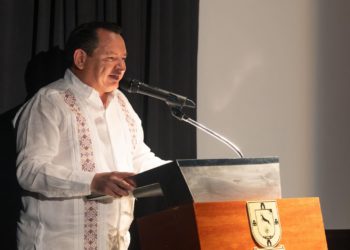 Gobernador Joaquín Díaz Mena reafirma apoyo a emprendedoras y emprendedores