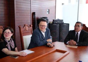 Felipe De la Mata presenta retos de la Reforma Judicial ante comunidad de la UATx