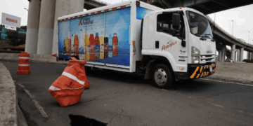 Se abre grieta en Puente de la Concordia en Iztapalapa, lugar donde ocurrió la explosión de pipa