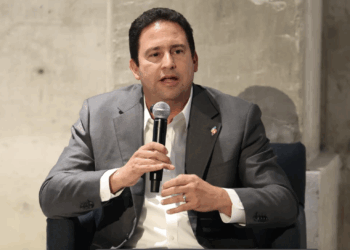 Presenta Javier Díaz libro de exalcalde de San Pedro