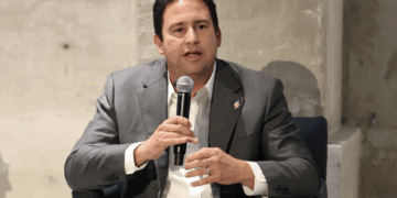 Presenta Javier Díaz libro de exalcalde de San Pedro