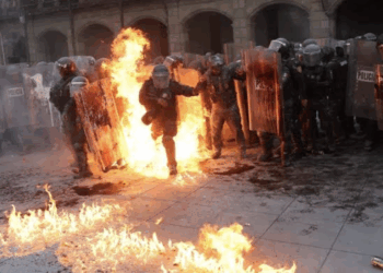 Violencia en marcha del 2 de octubre deja 123 heridos; tres de ellos, delicados