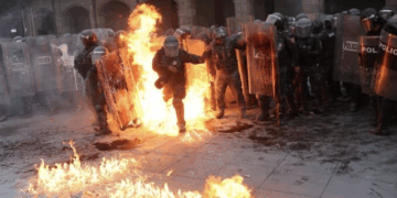 Violencia en marcha del 2 de octubre deja 123 heridos; tres de ellos, delicados