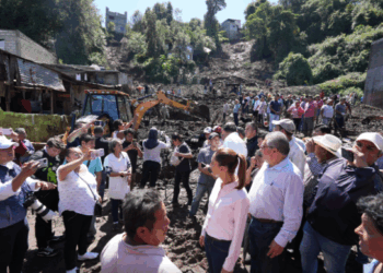 Acude Sheinbaum a zonas afectadas por lluvias; inició recorrido en Puebla