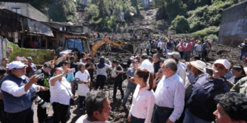 Acude Sheinbaum a zonas afectadas por lluvias; inició recorrido en Puebla