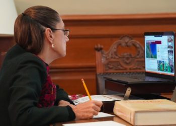 Sheinbaum atiende con gobernadores emergencia por lluvias en el país