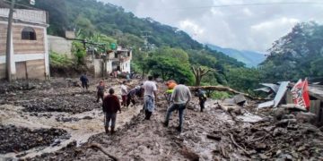 Permanecen incomunicados tres municipios de Puebla por los deslaves