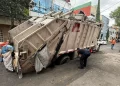 Se reabre socavón en la Cuauhtémoc y cae camión de basura