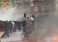 Encapuchados lanzan explosivo contra policías en protestas del 2 de octubre